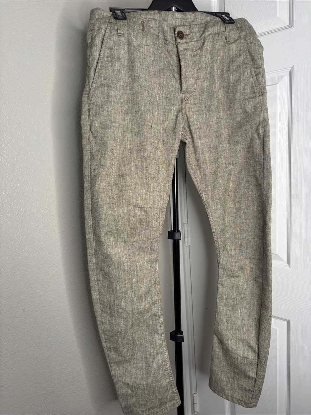 Men's Slim Chinos in Light Tan